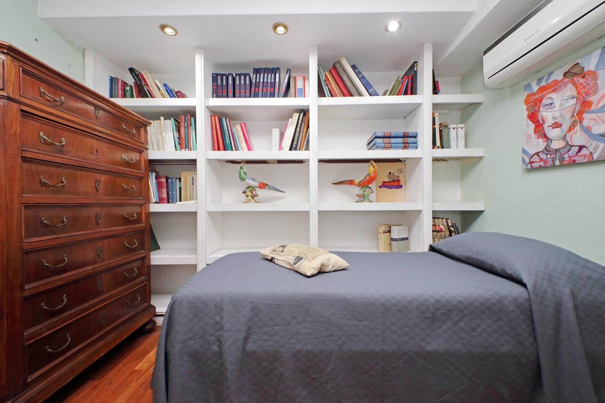 Apartment Anno Domini 120 Sqm, Large, Elegant, Near Center *