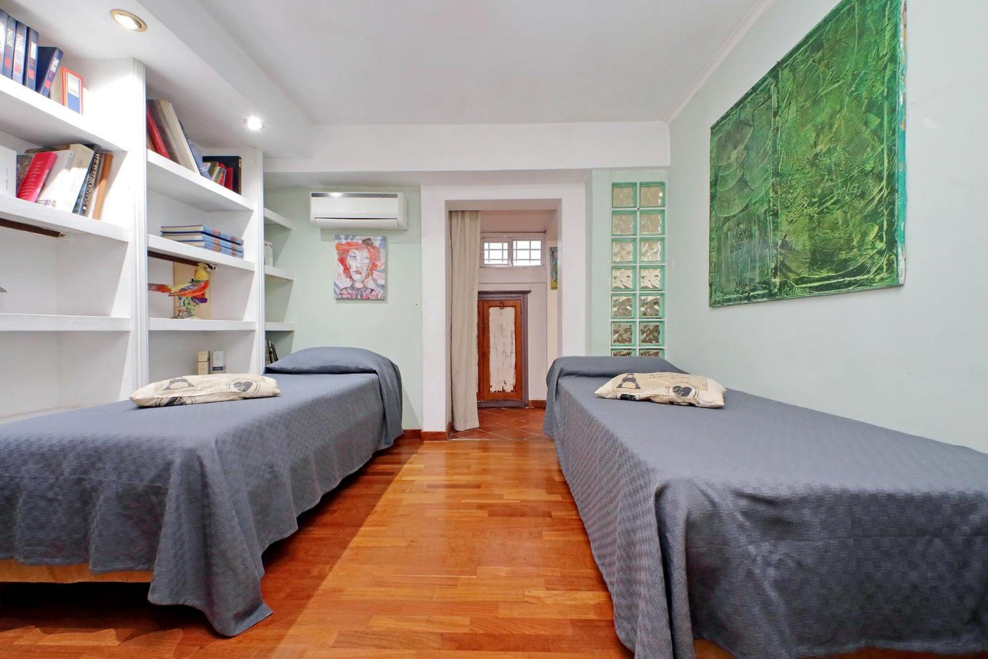 Apartment Anno Domini 120 Sqm, Large, Elegant, Near Center