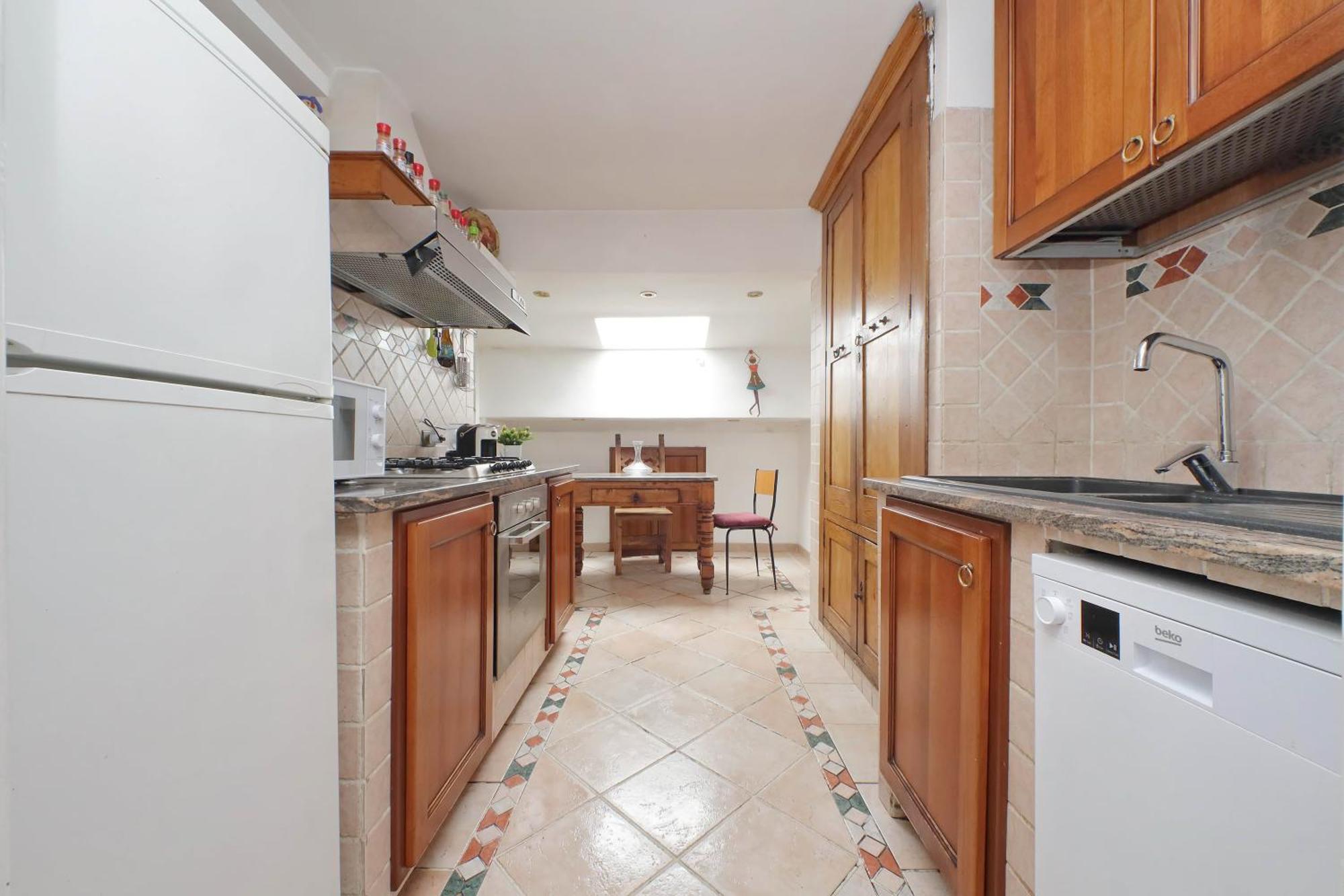 Apartment Anno Domini 120 Sqm, Large, Elegant, Near Center Rom