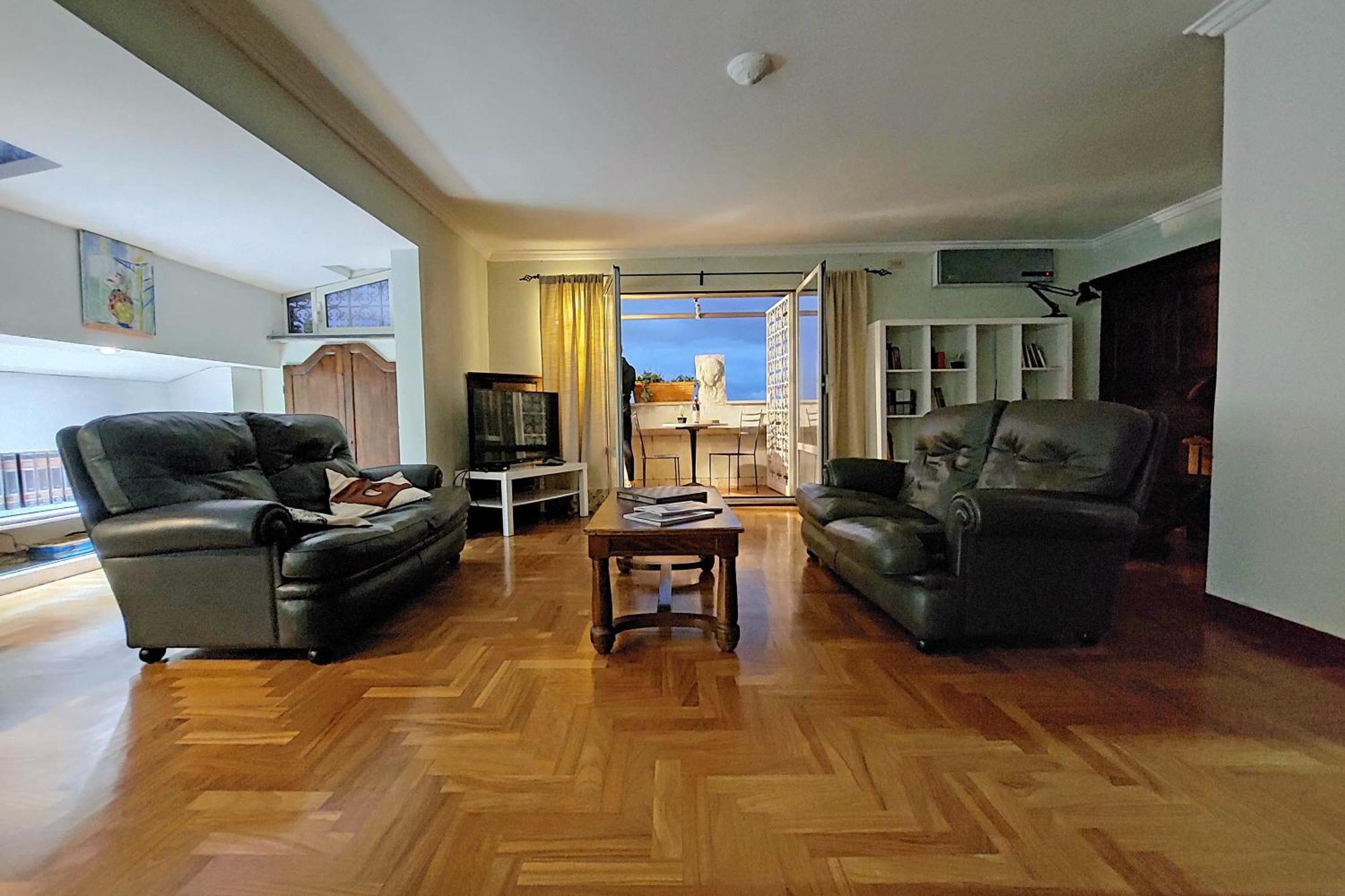 Apartment Anno Domini 120 Sqm, Large, Elegant, Near Center Rom